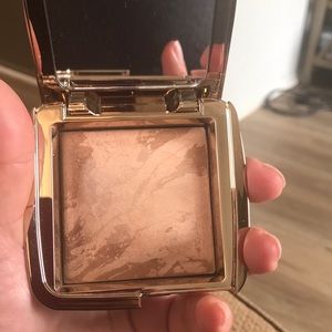 Hourglass bronzer